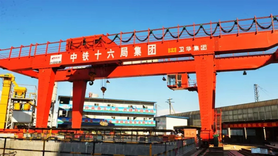 gantry-crane-subway-construction.webp