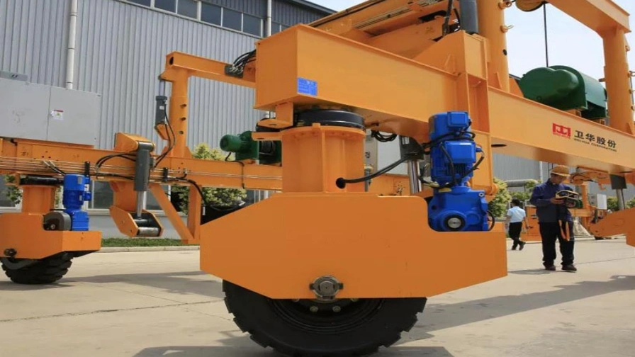 Rubber Tire Track Laying Crane (2).webp
